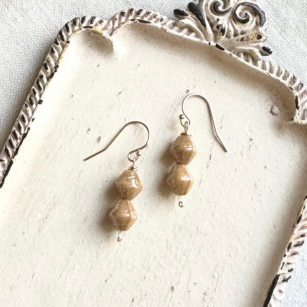 14kgfフランスヴィンテージビーズの一粒ピアス・落花生