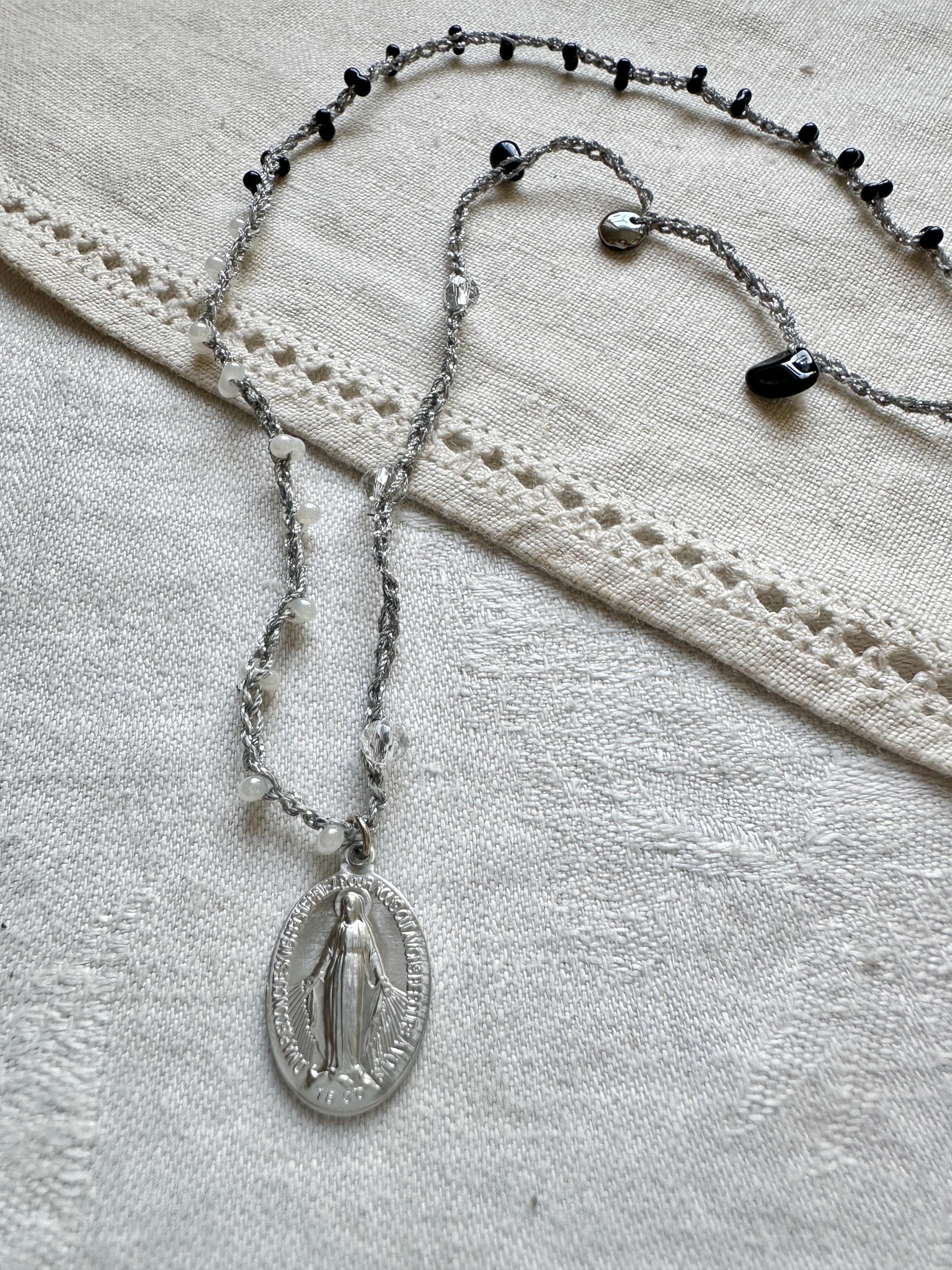 メダイ３wayクロシェネックレス・シルバー×ブラック