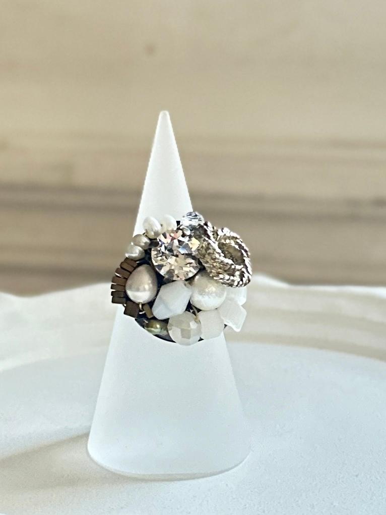 アンティークパーツのデコラティブリング・ブラックシルバー