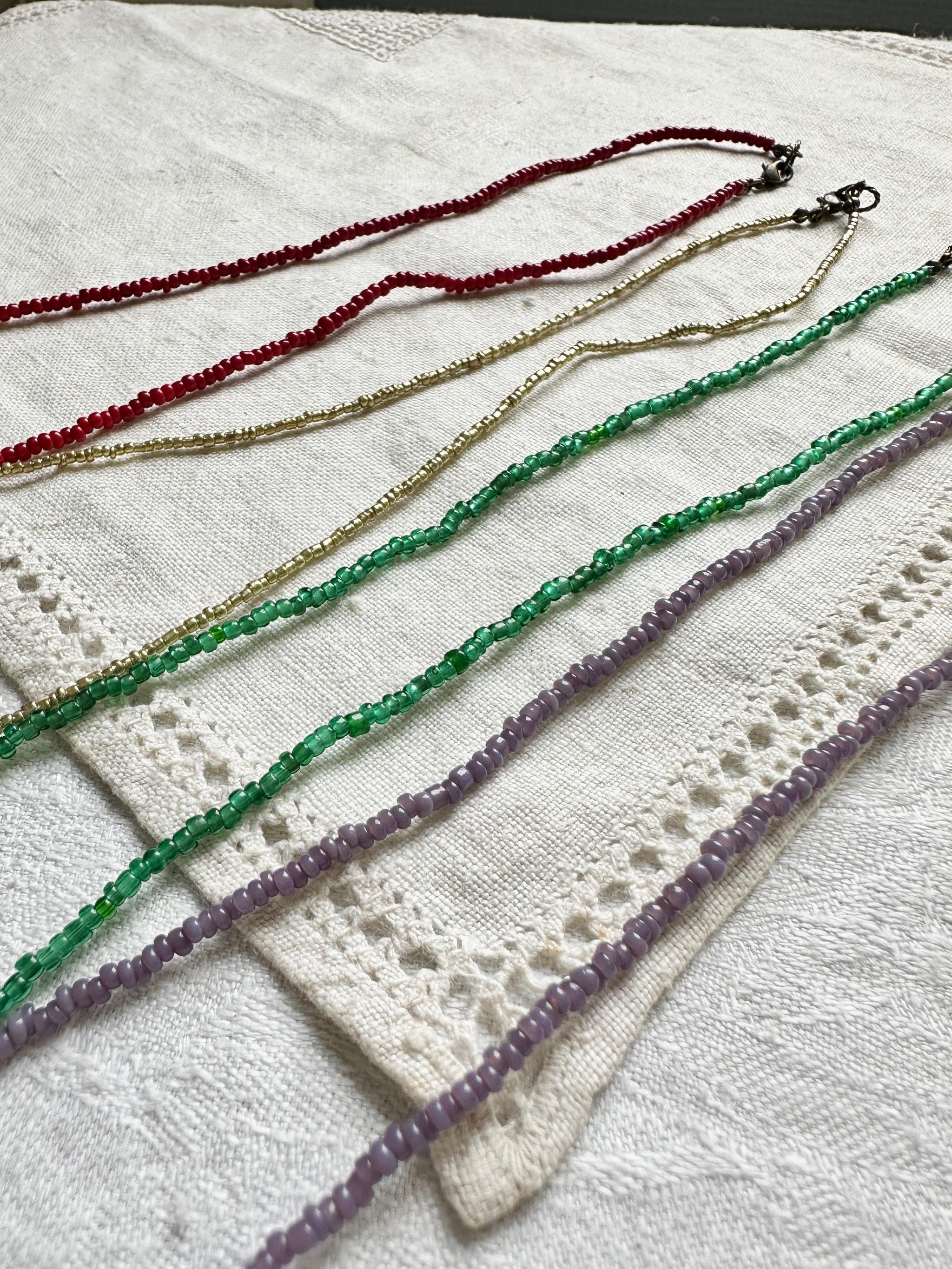 フランスのメダイとヴィンテージビーズのブレスレットをネックレスにできるビーズネックレス1枚目の画像