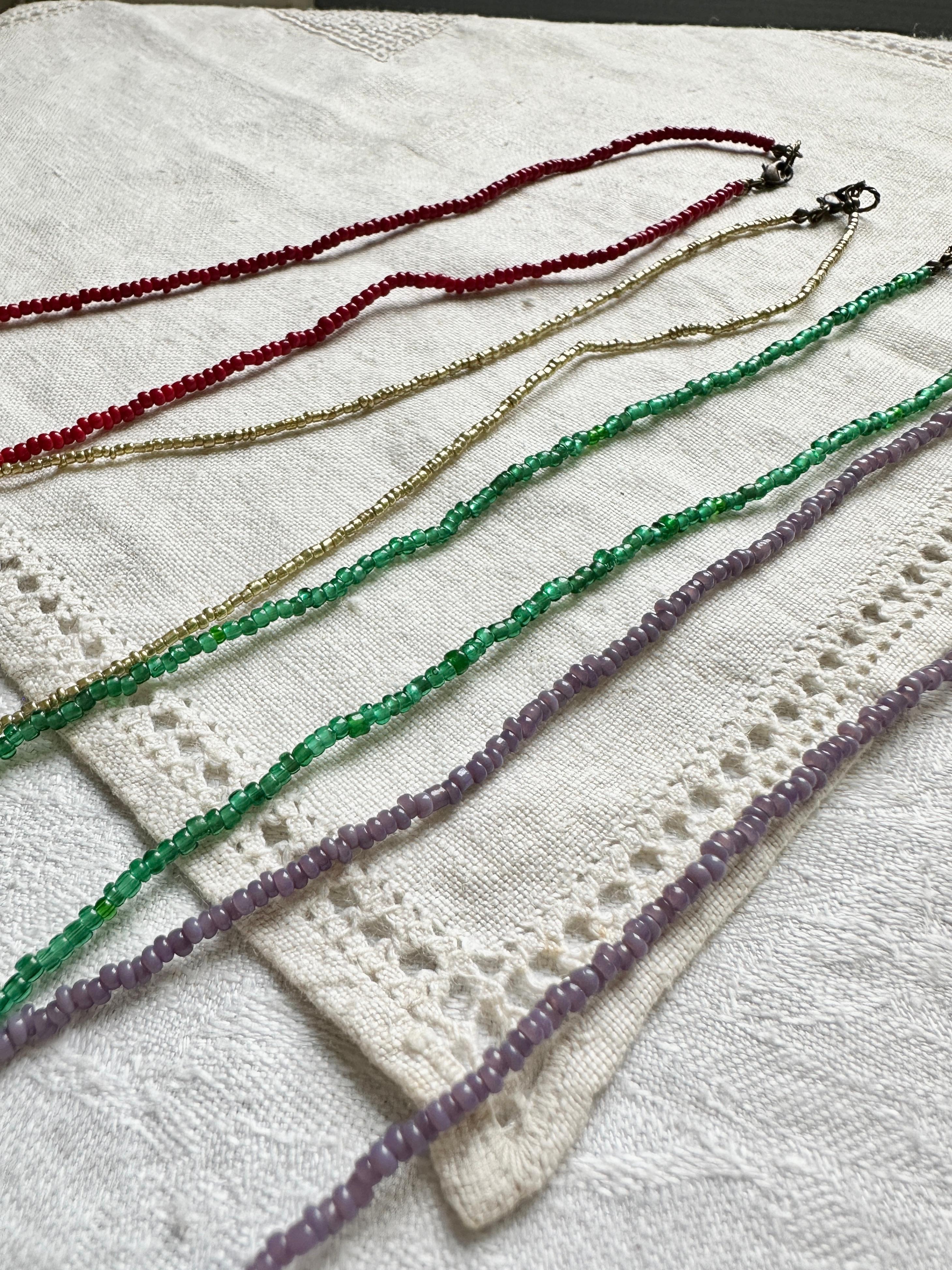 フランスのメダイとヴィンテージビーズのブレスレットをネックレスにできるビーズネックレス