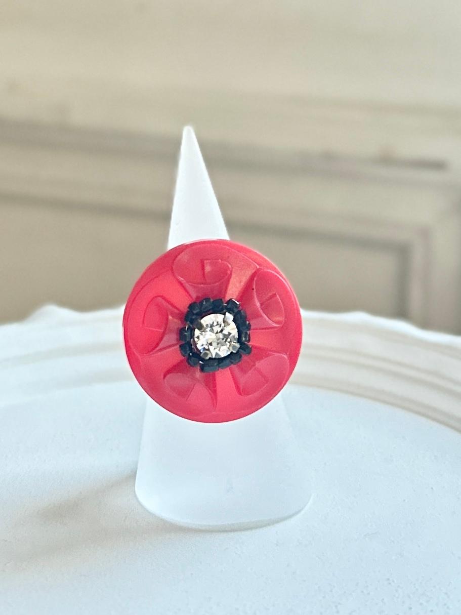 レッドのアンティークパーツビッグリング