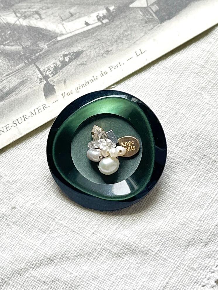 フランスヴィンテージパーツブローチ・グリーン1枚目の画像