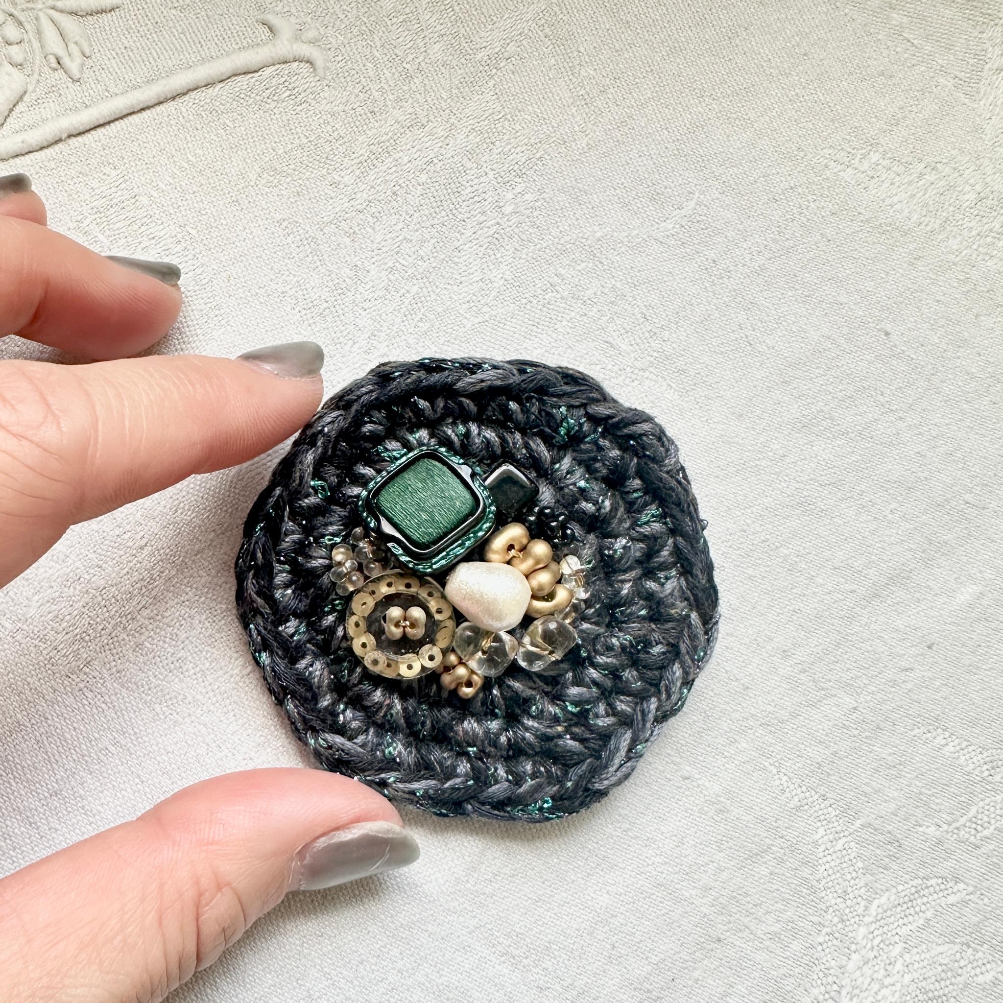 大きなまるブローチ・ネイビーグレー | 4枚目