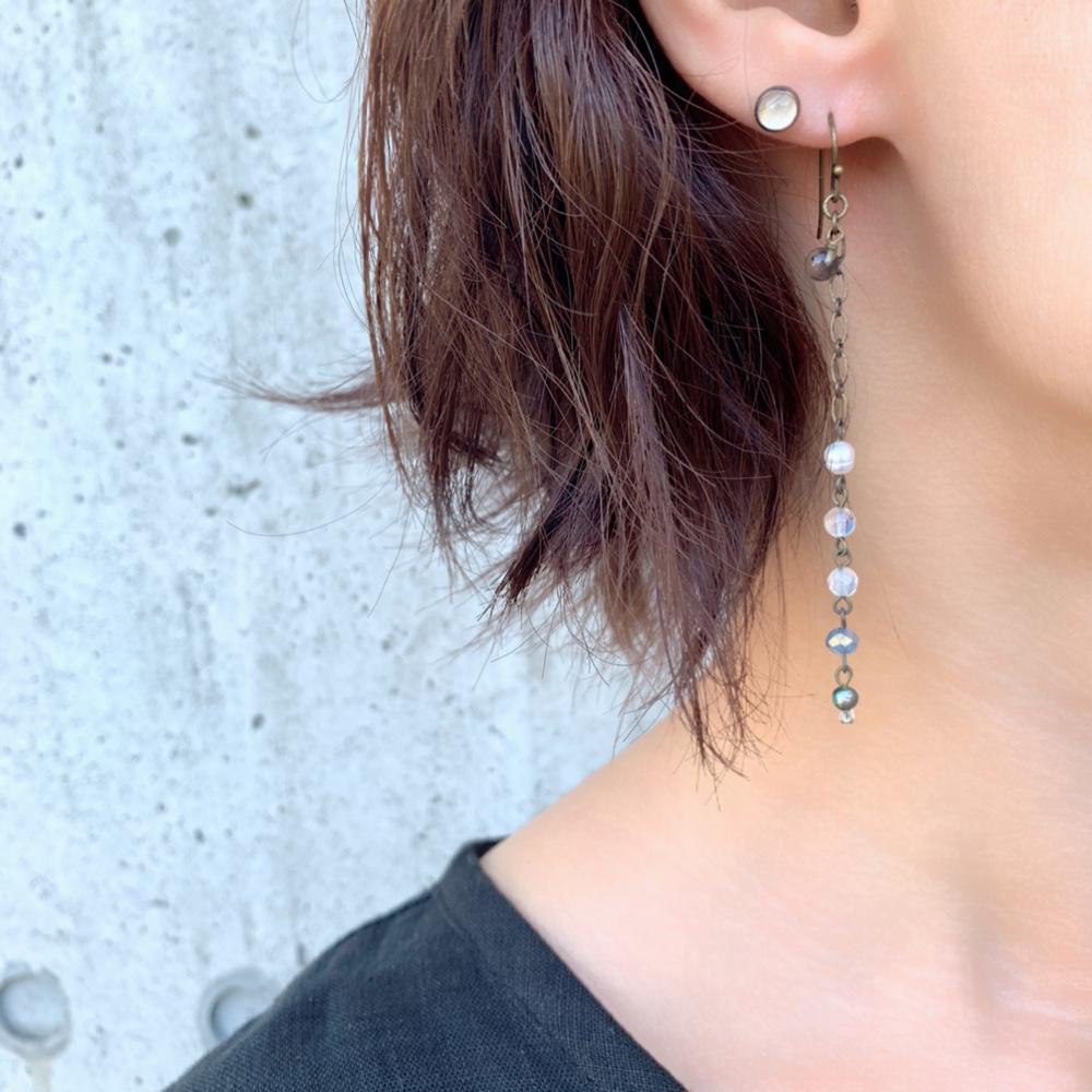 ガラスと天然石のアシメトリーロング耳かざり(ピアス・イヤリング) | 10枚目