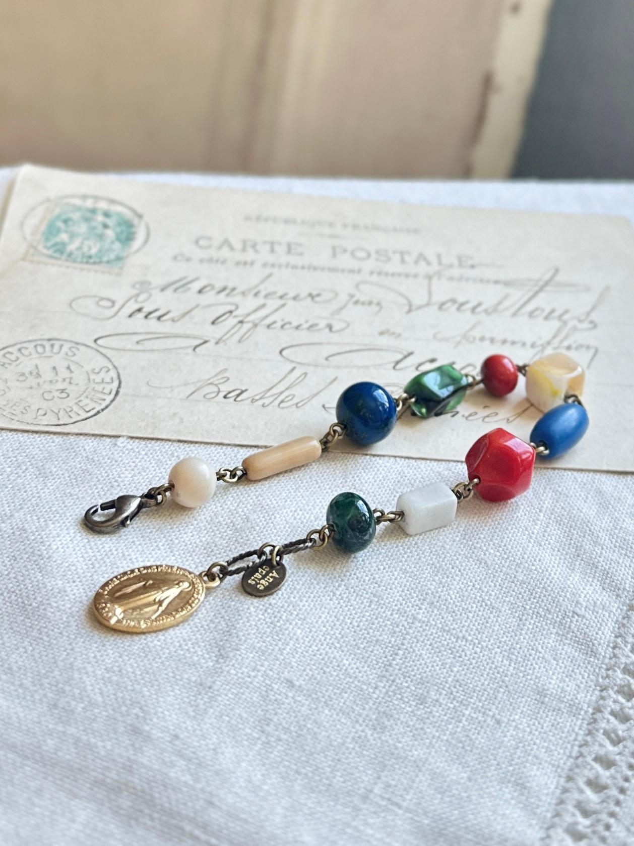 フランスのメダイとヴィンテージビーズのブレスレット・ヴィビィット | 3枚目