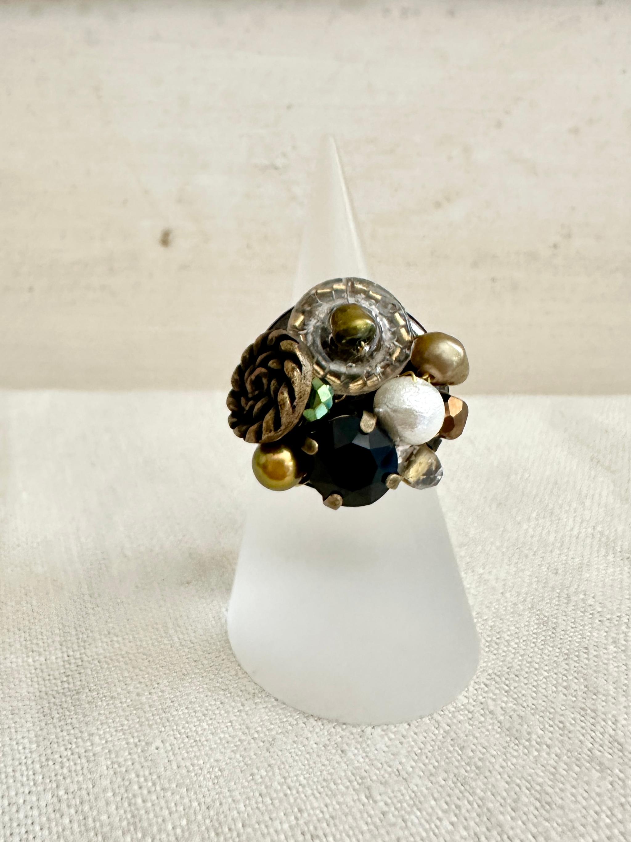 アンティークパーツのデコラティブリング・ブラックアンティークゴールド | 5枚目