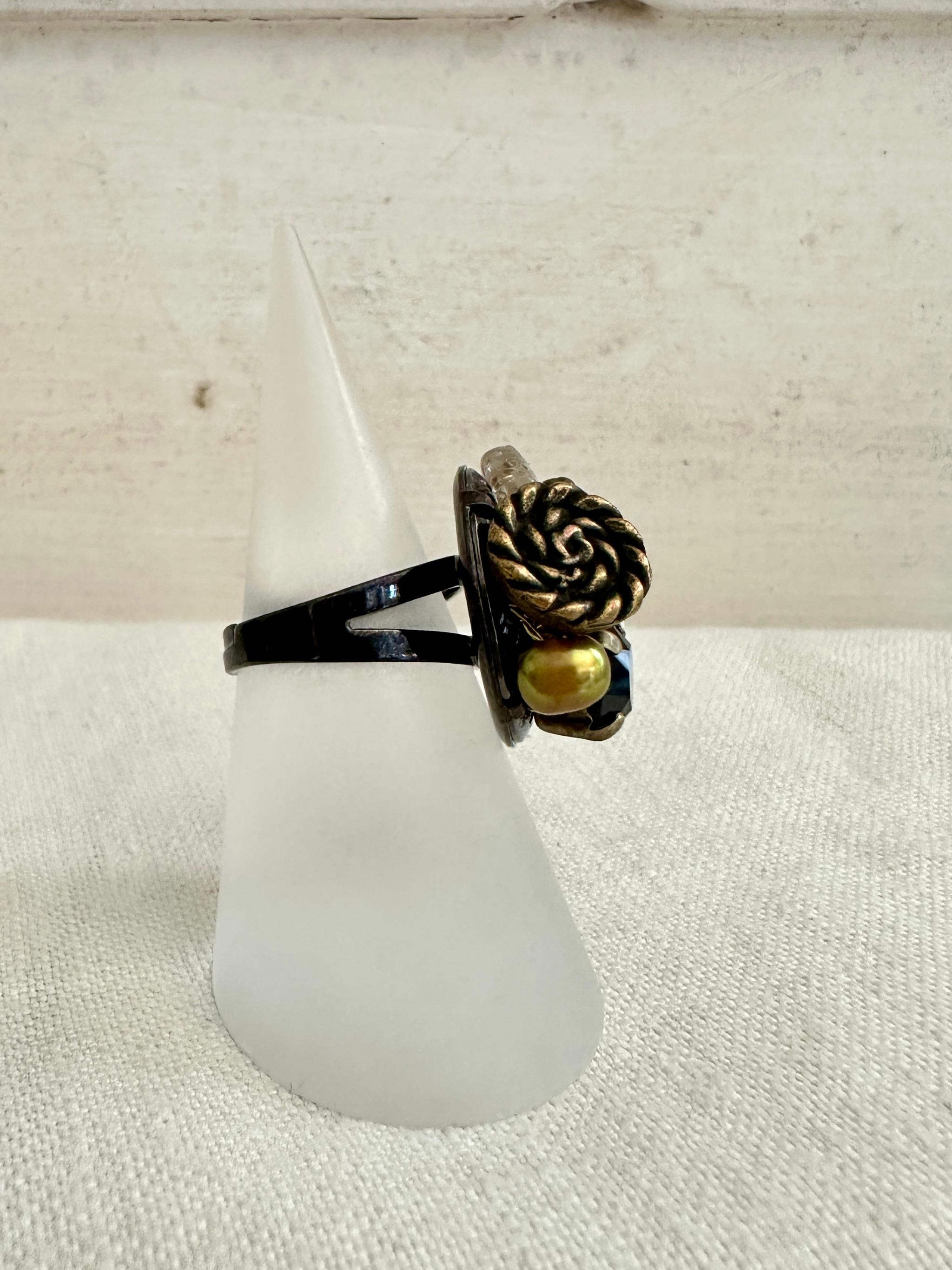 アンティークパーツのデコラティブリング・ブラックアンティークゴールド | 6枚目