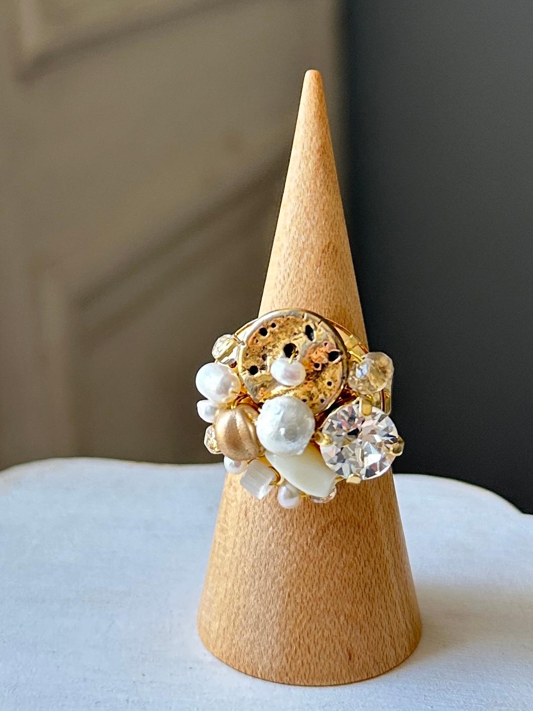 アンティークパーツのデコラティブリング・ゴールド | 10枚目