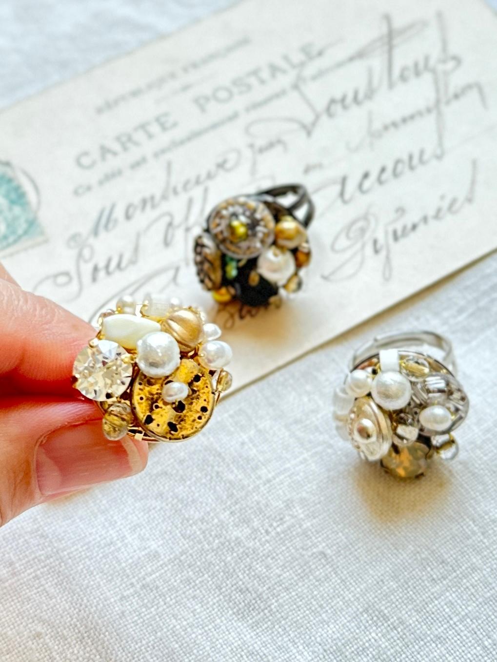 アンティークパーツのデコラティブリング・ゴールド | 3枚目