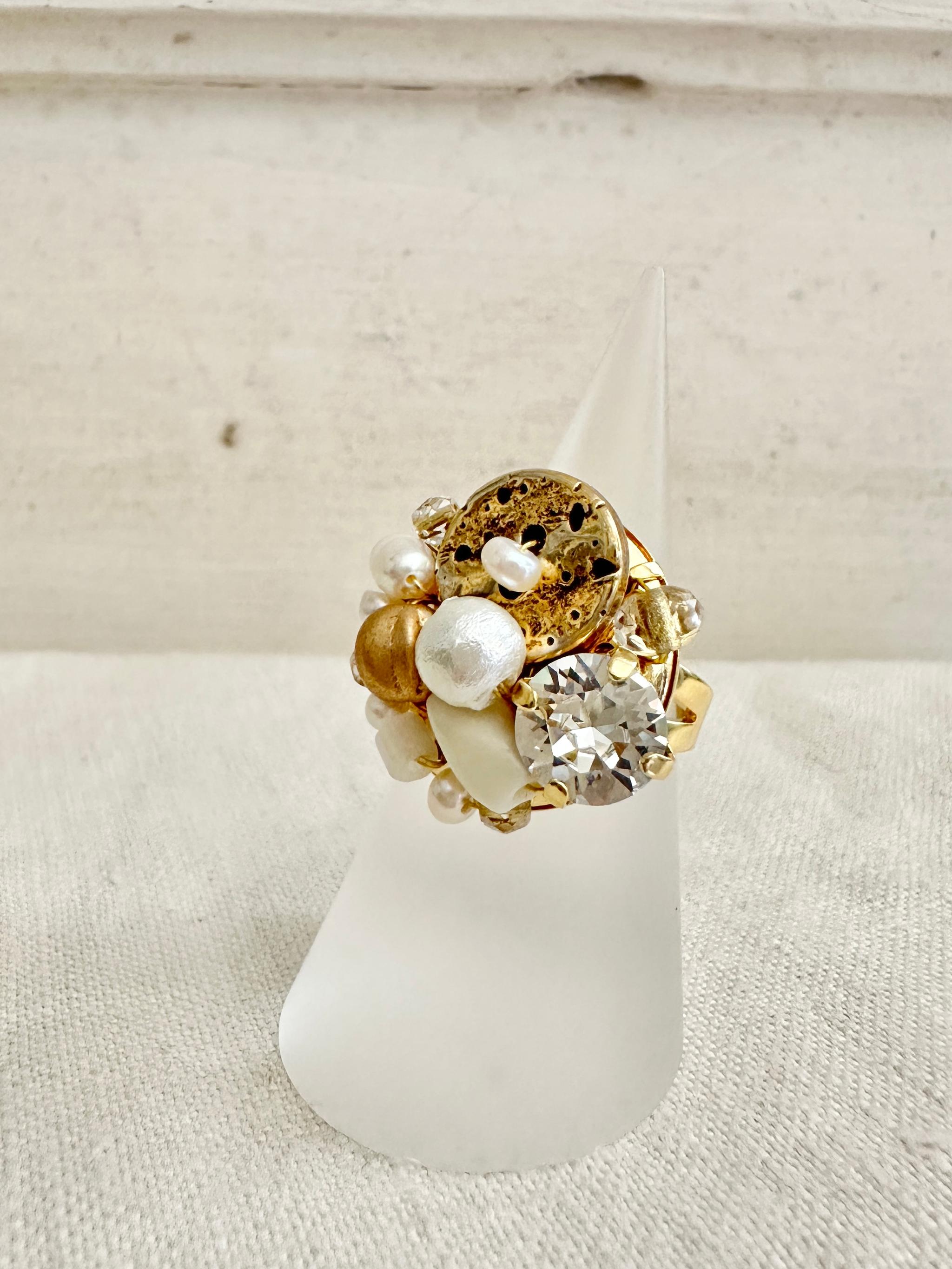 アンティークパーツのデコラティブリング・ゴールド | 5枚目