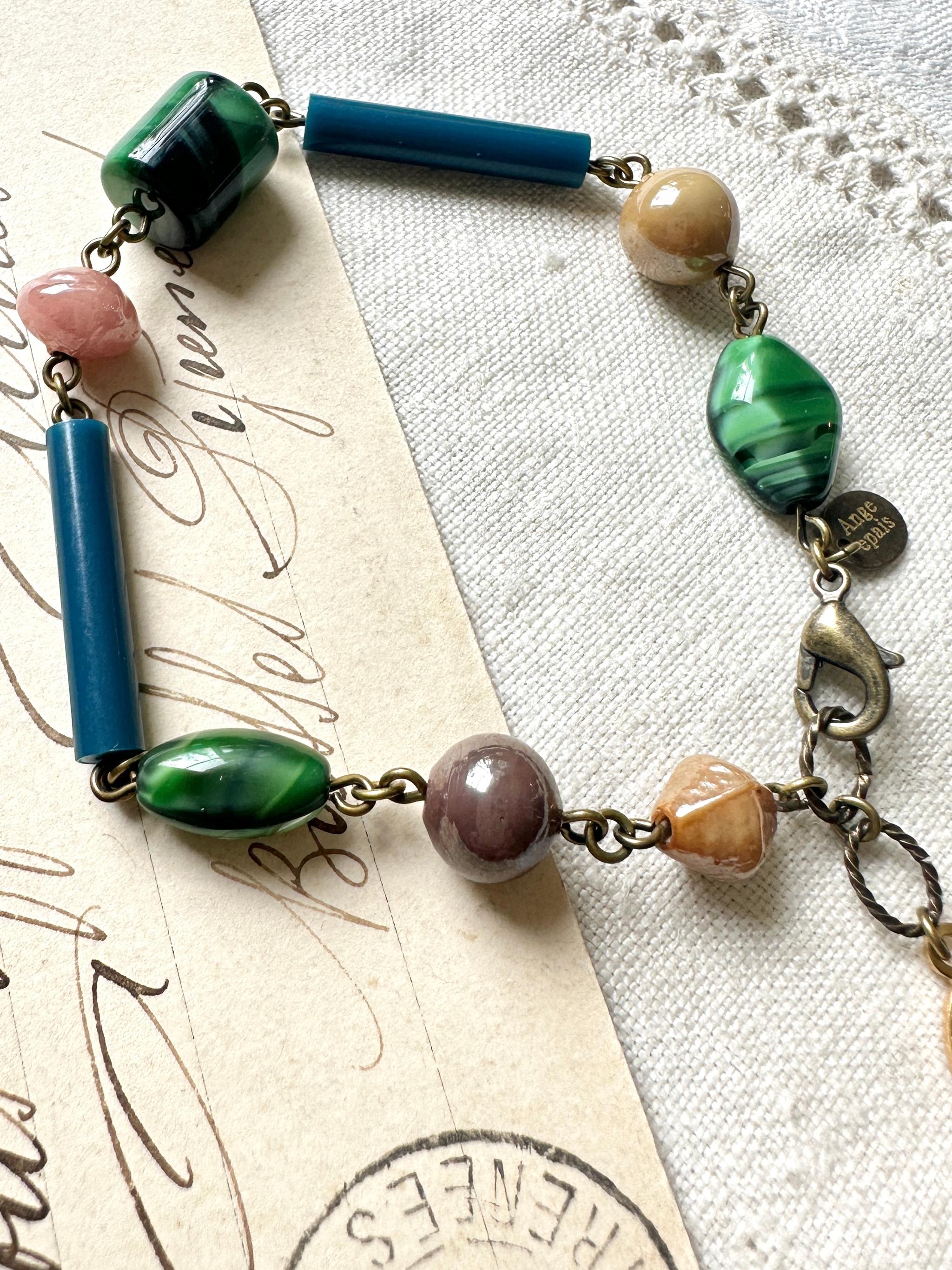 フランスのメダイとヴィンテージビーズのブレスレット・レトロブルー | 4枚目