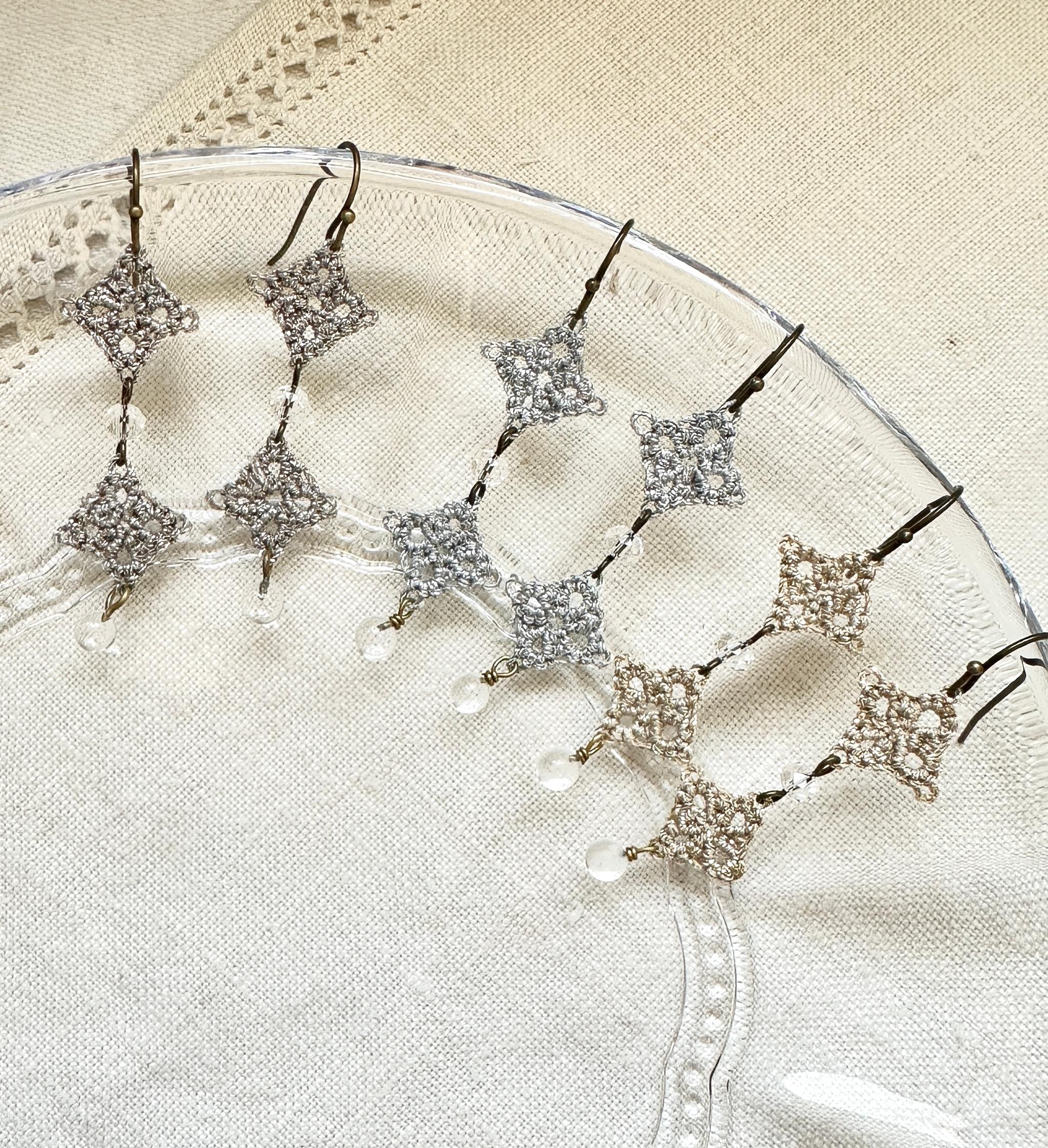 ダイヤの2連タティングレース耳かざり(ゴールド・シルバー・ディープシルバー) | 3枚目