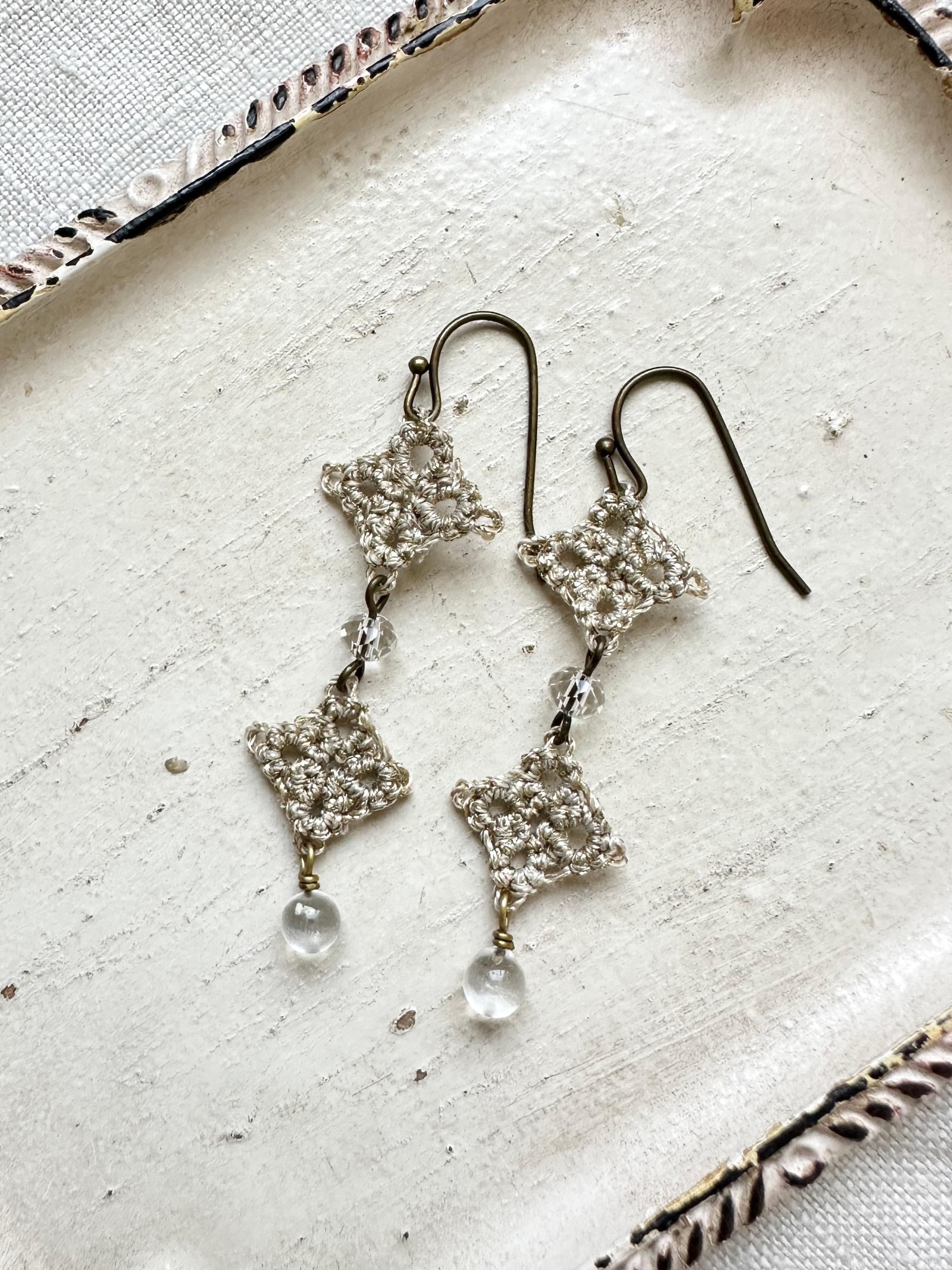 ダイヤの2連タティングレース耳かざり(ゴールド・シルバー・ディープシルバー) | 4枚目